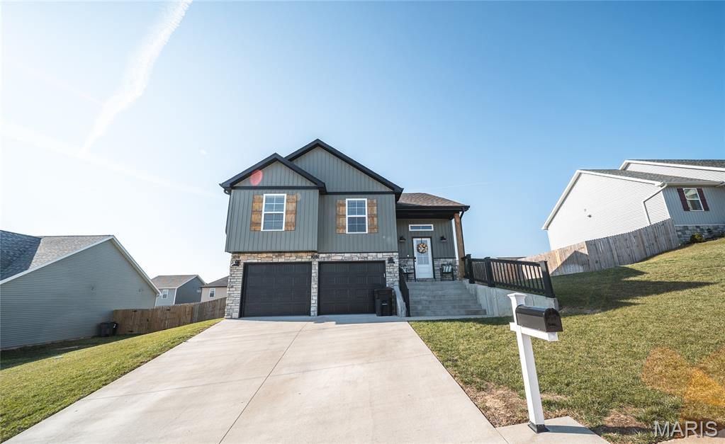 203 Majestic Waynesville Missouri 4 bedroom 3 bathroom home for sale listed at $334,900