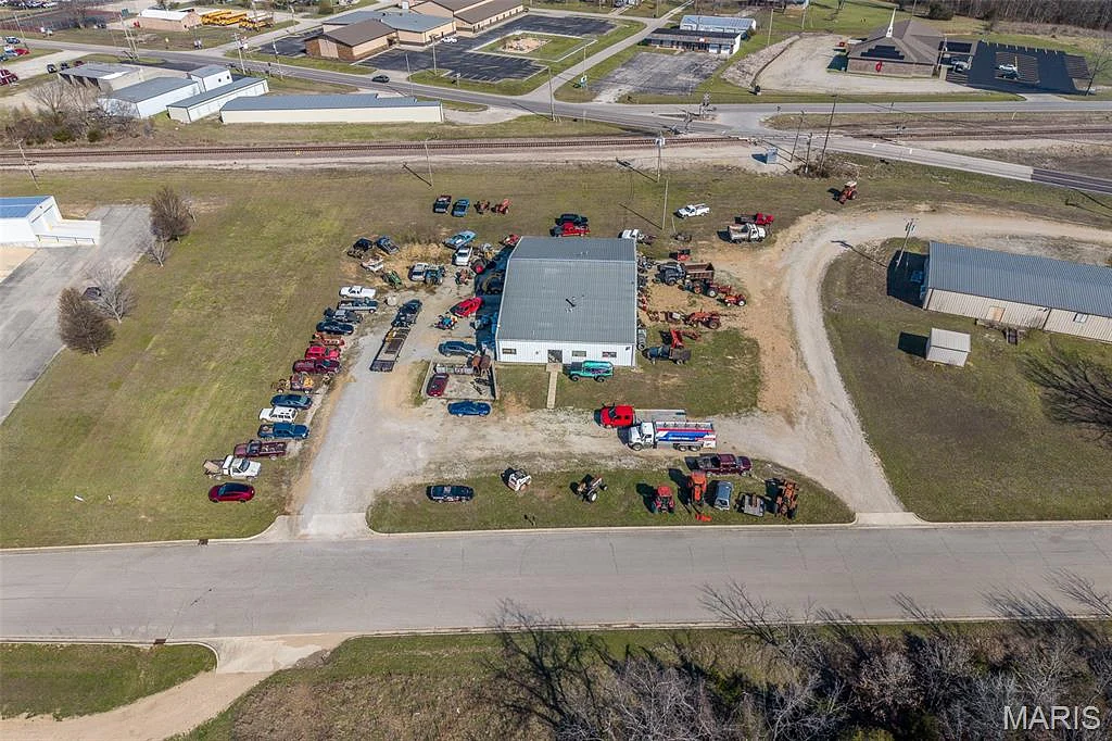 2 Industrial Road, Richland MO