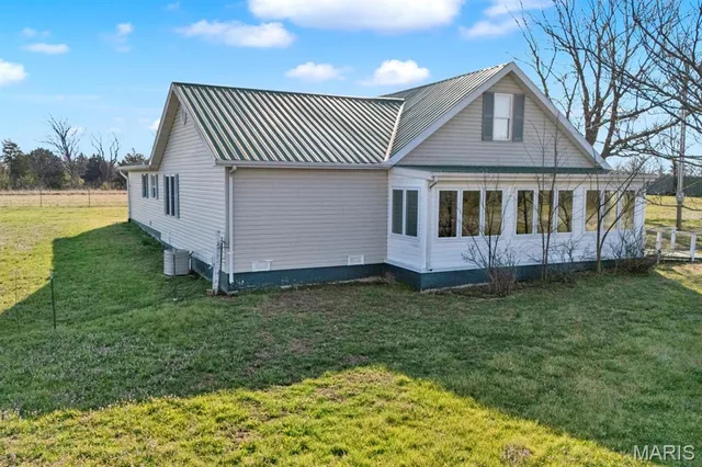 Front exterior — 160 Broadway Street Edgar Springs Missouri real estate