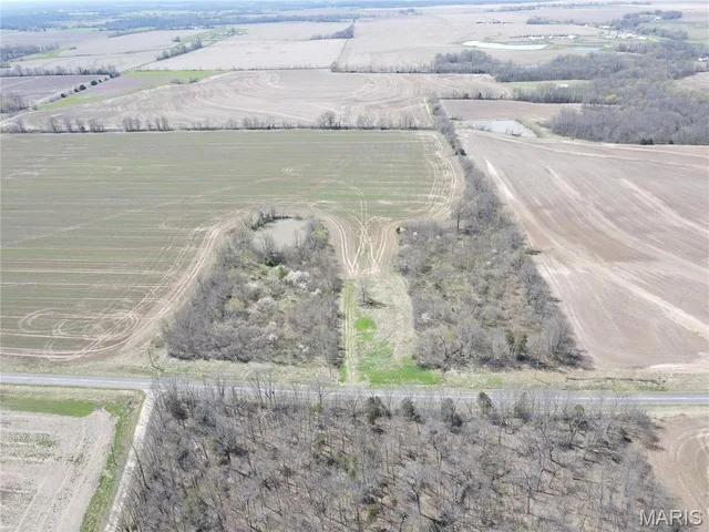 Front exterior — 6 Route HH Stoutsville Missouri real estate