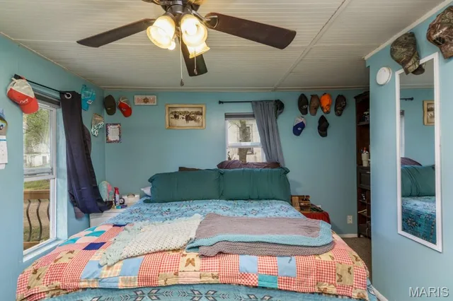 Primary bedroom — 363 N Jackson Avenue Lebanon Missouri real estate