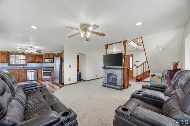 Primary bedroom — 33992 Garrett Road Richland Missouri real estate