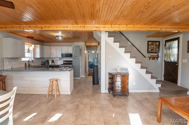 Living room — 402 S Bland Avenue Belle Missouri real estate