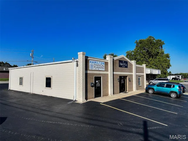 Front exterior — 601 N Jefferson Avenue Lebanon Missouri real estate
