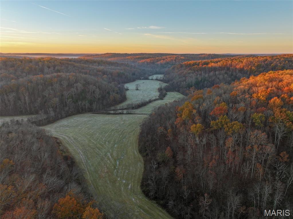 881.3 +/- Highway K Jadwin Missouri home for sale listed at $2,511,705