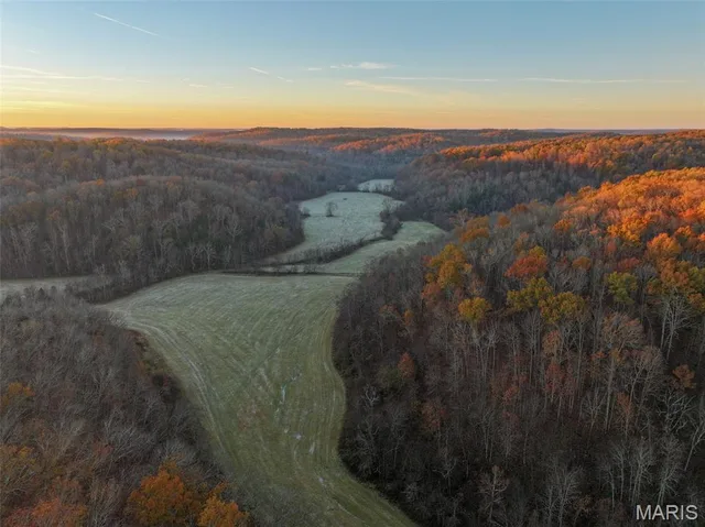 881.3 +/- Highway K, Jadwin MO real estate