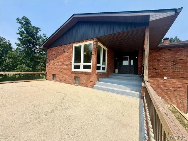 Primary bedroom — 772 Highway D Ellington Missouri real estate