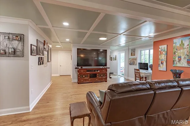Living room — 7644 Highway 17 Houston Missouri real estate
