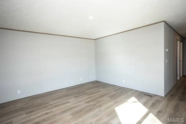 Primary bedroom — 18356 Lassiter Lane Waynesville Missouri real estate
