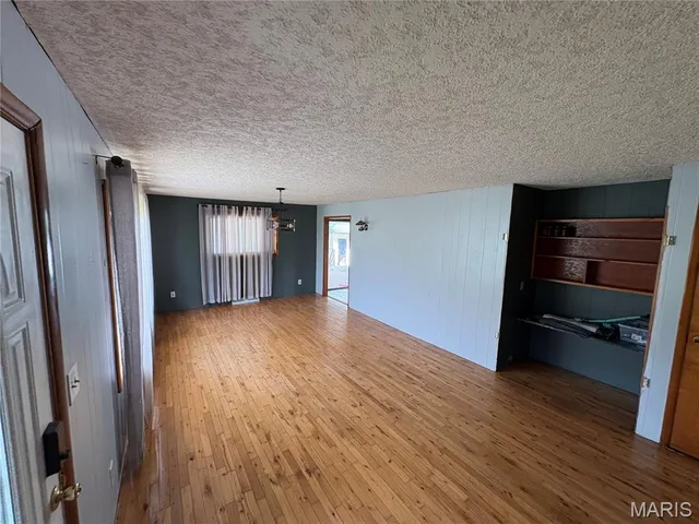 Primary bedroom — 7440 Highway 17 Houston Missouri real estate