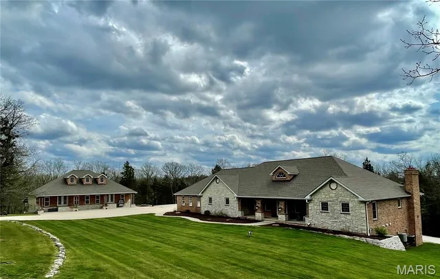 130 Valley Oaks Lane, Union MO real estate