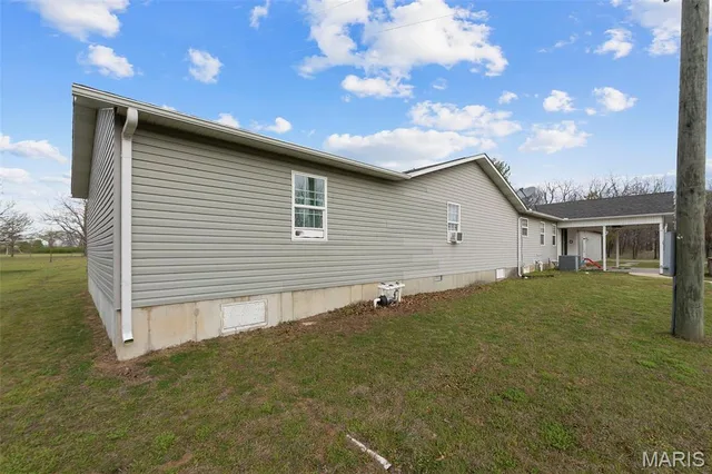 Primary bedroom — 444 County Highway 505 Benton Missouri real estate