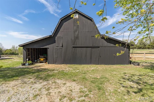 Primary bedroom — 13423 Roth Rd Bonne Terre Missouri real estate