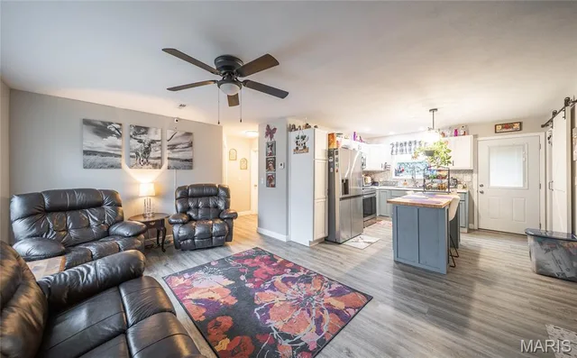Primary bedroom — 615 W 4th Street Dixon Missouri real estate