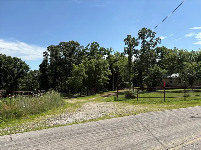 Primary bedroom — CR 6670 Highway YY Salem Missouri real estate
