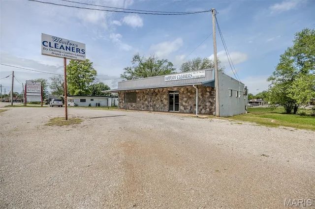 Front exterior — 269 E 6th Street Lebanon Missouri real estate