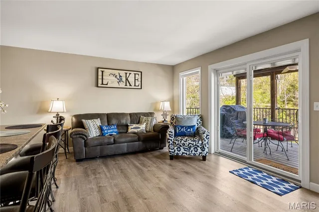 Primary bedroom — 43 Southwood Shores Circle Lake Ozark Missouri real estate