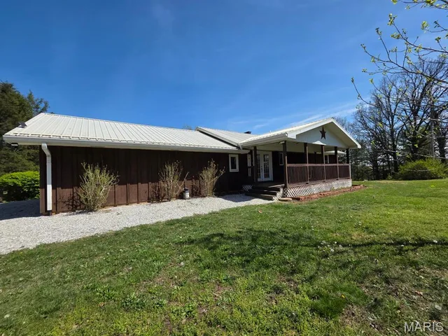 Front exterior — 966 Cleveland Road Houston Missouri real estate