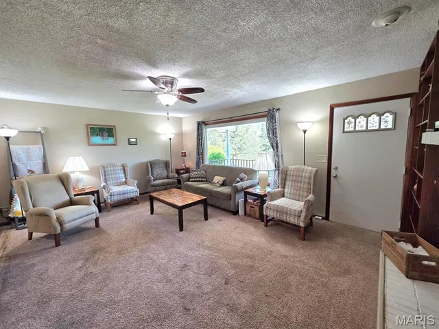 Kitchen — 966 Cleveland Road Houston Missouri real estate