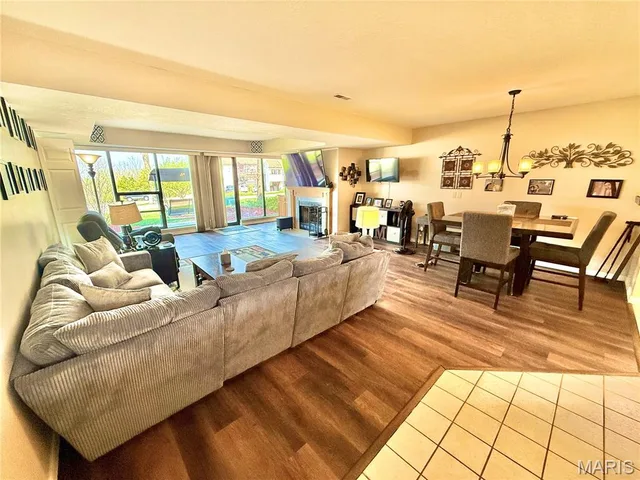 Living room — 85 La Jolla Drive Lake Ozark Missouri real estate