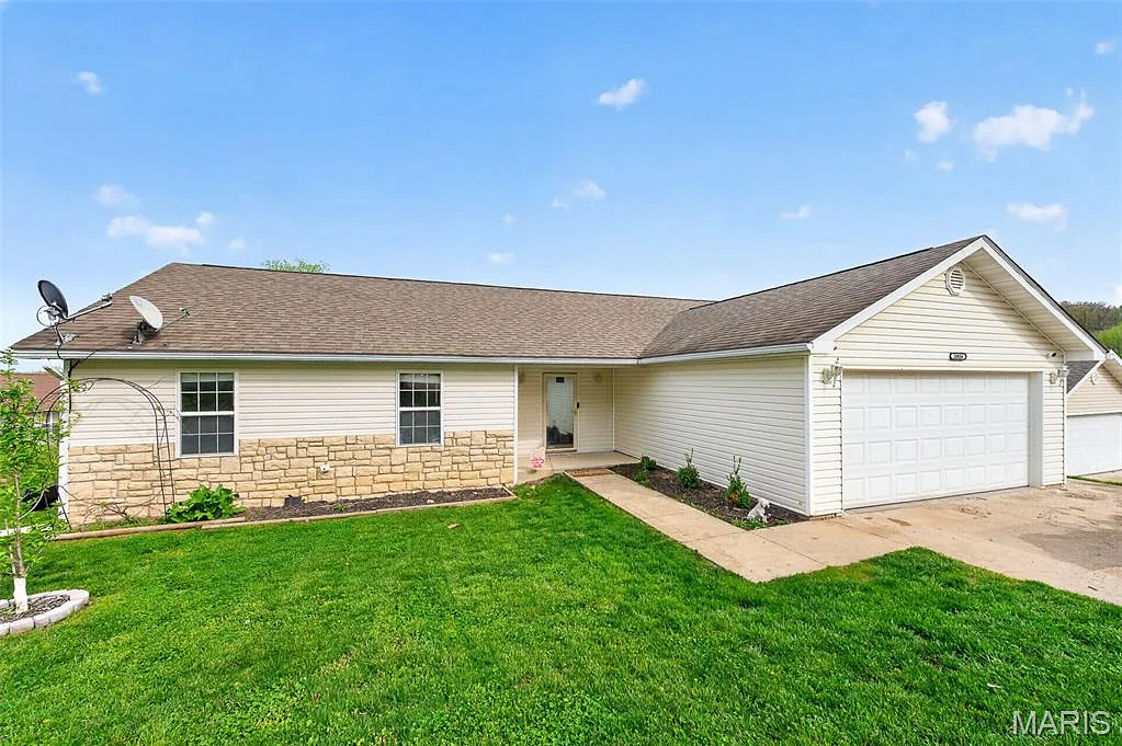20826 Hibbett Road, St Robert MO