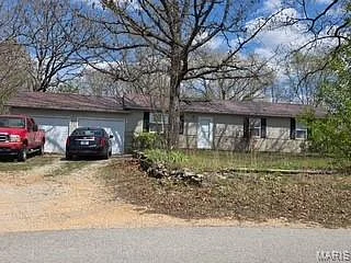 22040 Harlan Lane, St Robert MO