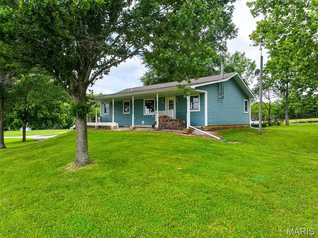 5855 981 PVT RD, Collins MO real estate