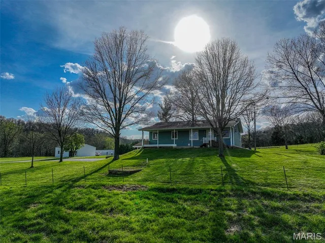 Front exterior — 5855 SE 981 PVT RD Collins Missouri real estate