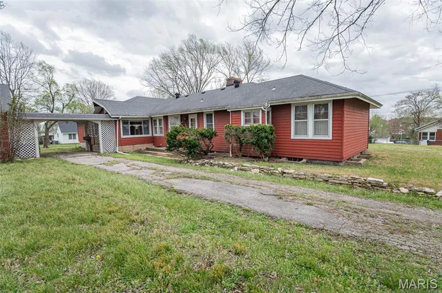 Kitchen — 602 Highway 63 Vienna Missouri real estate