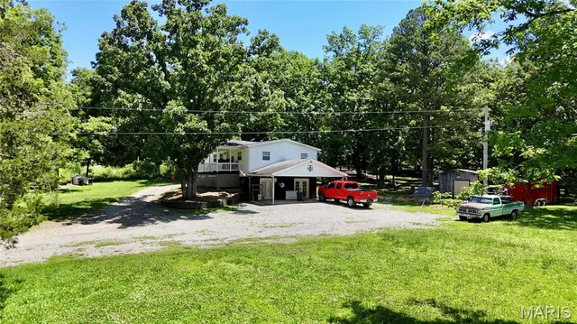 Primary bedroom — 9945 Highway 67 Fredericktown Missouri real estate