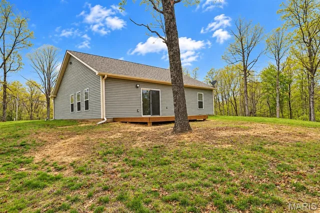 Primary bedroom — 10562 Scarlet Ridge Drive Potosi Missouri real estate