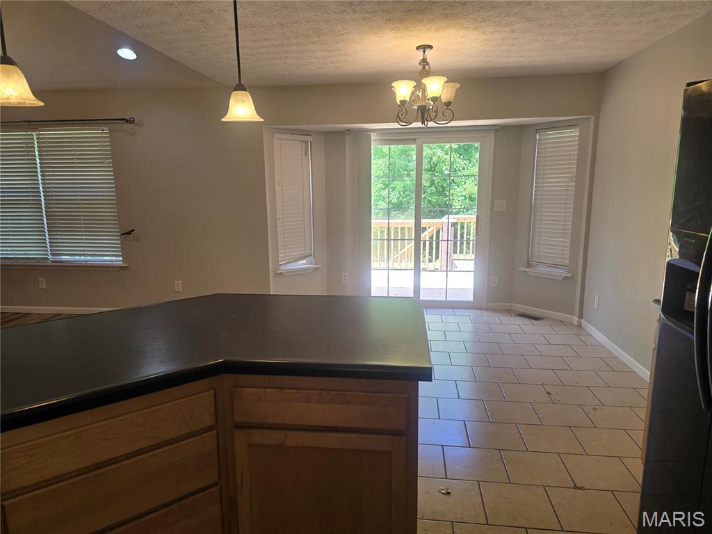 Kitchen — 18730 Lynn Lane Waynesville Missouri real estate