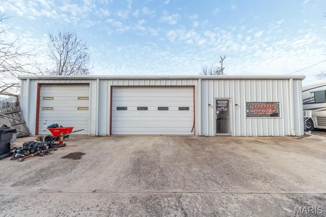 Front exterior — 1695 LYNN ST Lebanon Missouri real estate