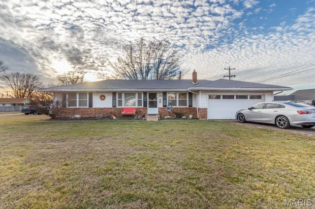 Primary bedroom — 1695 LYNN ST Lebanon Missouri real estate