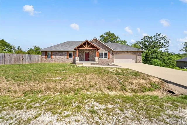 Living room — 20164 Helios Lane St Robert Missouri real estate