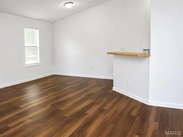 Primary bedroom — 21053 Larson Road Waynesville Missouri real estate