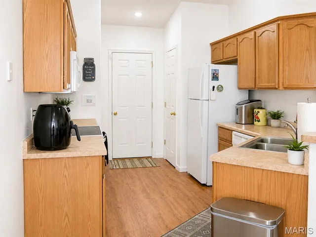 Kitchen — 21053 Larson Road Waynesville Missouri real estate