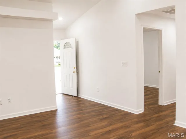 Living room — 21053 Larson Road Waynesville Missouri real estate