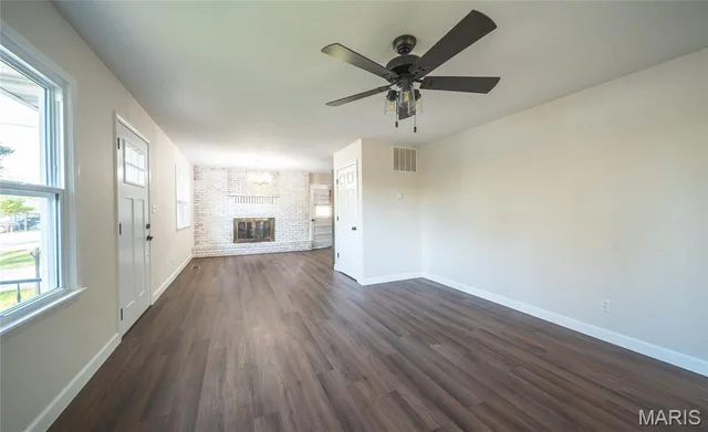 Primary bedroom — 122 Sackett Street Licking Missouri real estate