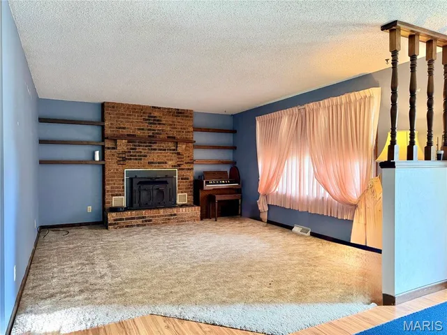 Primary bedroom — 106 Steeplechase Road Rolla Missouri real estate