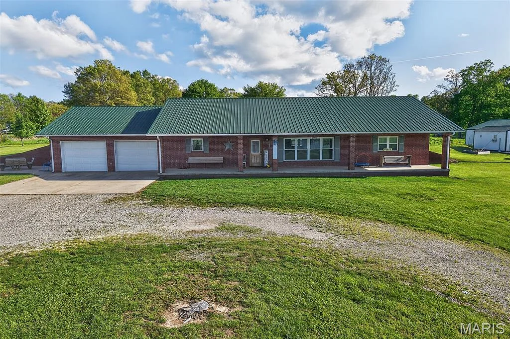 23856 Dove Road, Lebanon MO