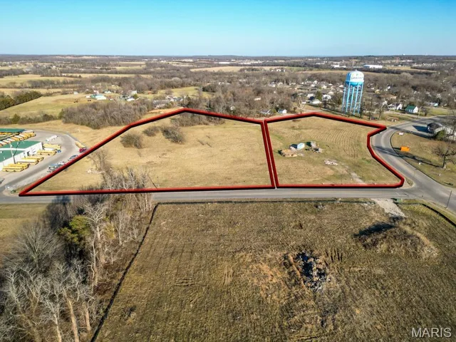 Primary bedroom — 1000 CLARK Street Lebanon Missouri real estate