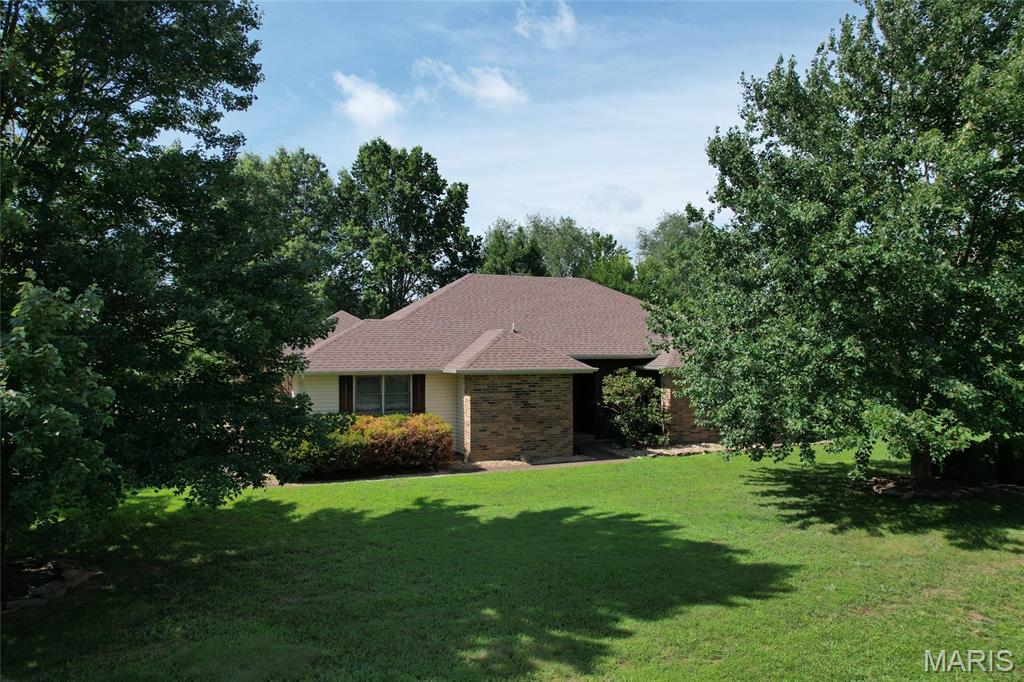 324 Lantern Lane Lebanon Missouri 3 bedroom 3 bathroom home for sale listed at $289,900