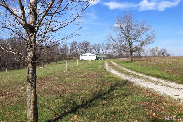 Primary bedroom — 1770/1771 Pcr 624 Perryville Missouri real estate