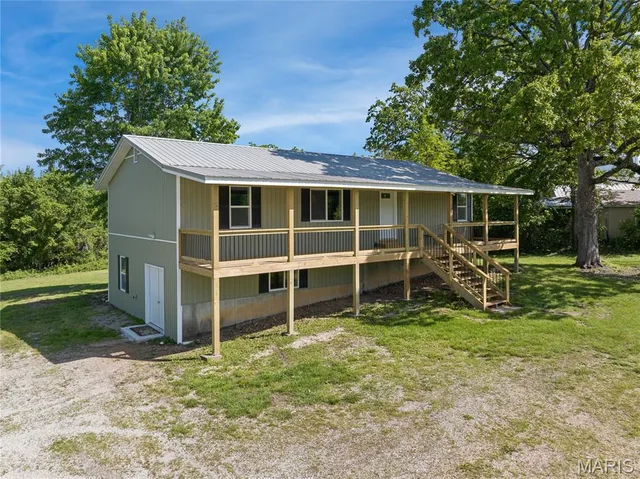 Front exterior — 324 Third Street Camdenton Missouri real estate