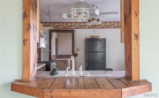 Primary bedroom — 185 Highway 42 W Vienna Missouri real estate