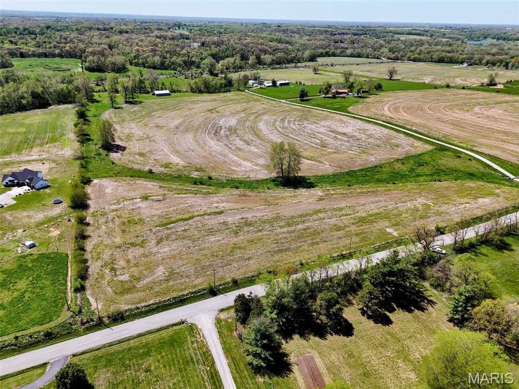 418 County Road 418 Hannibal Missouri home for sale listed at $450,000