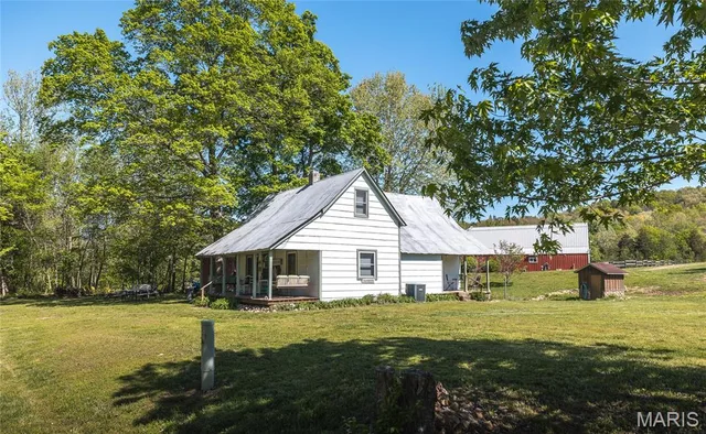 Primary bedroom — 1455 Madison 441 Fredericktown Missouri real estate