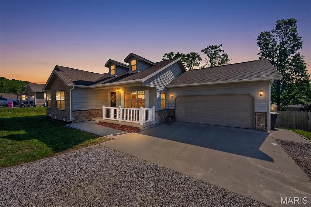 20990 Hideaway Lane, St Robert MO