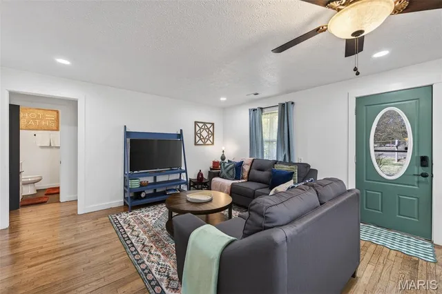 Primary bedroom — 25634 Highway P Laquey Missouri real estate